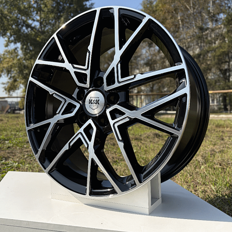 Вудроф (КС1044) 7.000xR18 5x114.3 DIA66.1 ET40 алмаз черный
