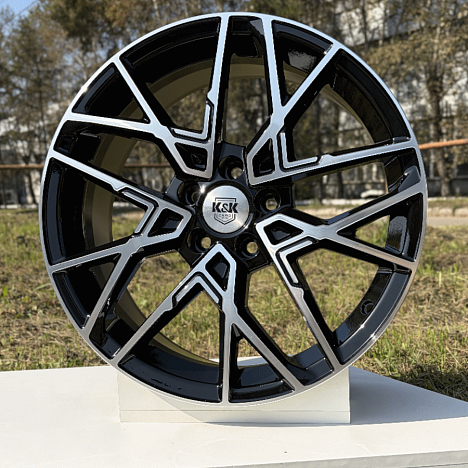Вудроф (КС1044) 7.000xR18 5x114.3 DIA66.1 ET45 алмаз черный Вудроф (КС1044) 7.000xR18 5x114.3 DIA66.1 ET45 алмаз черный