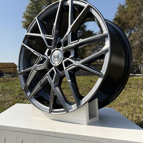 Вудроф (КС1044) 7.000xR18 5x114.3 DIA66.6 ET37 дарк платинум